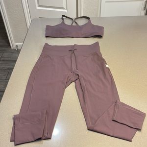 Vuori jogger leggings and sports bra set